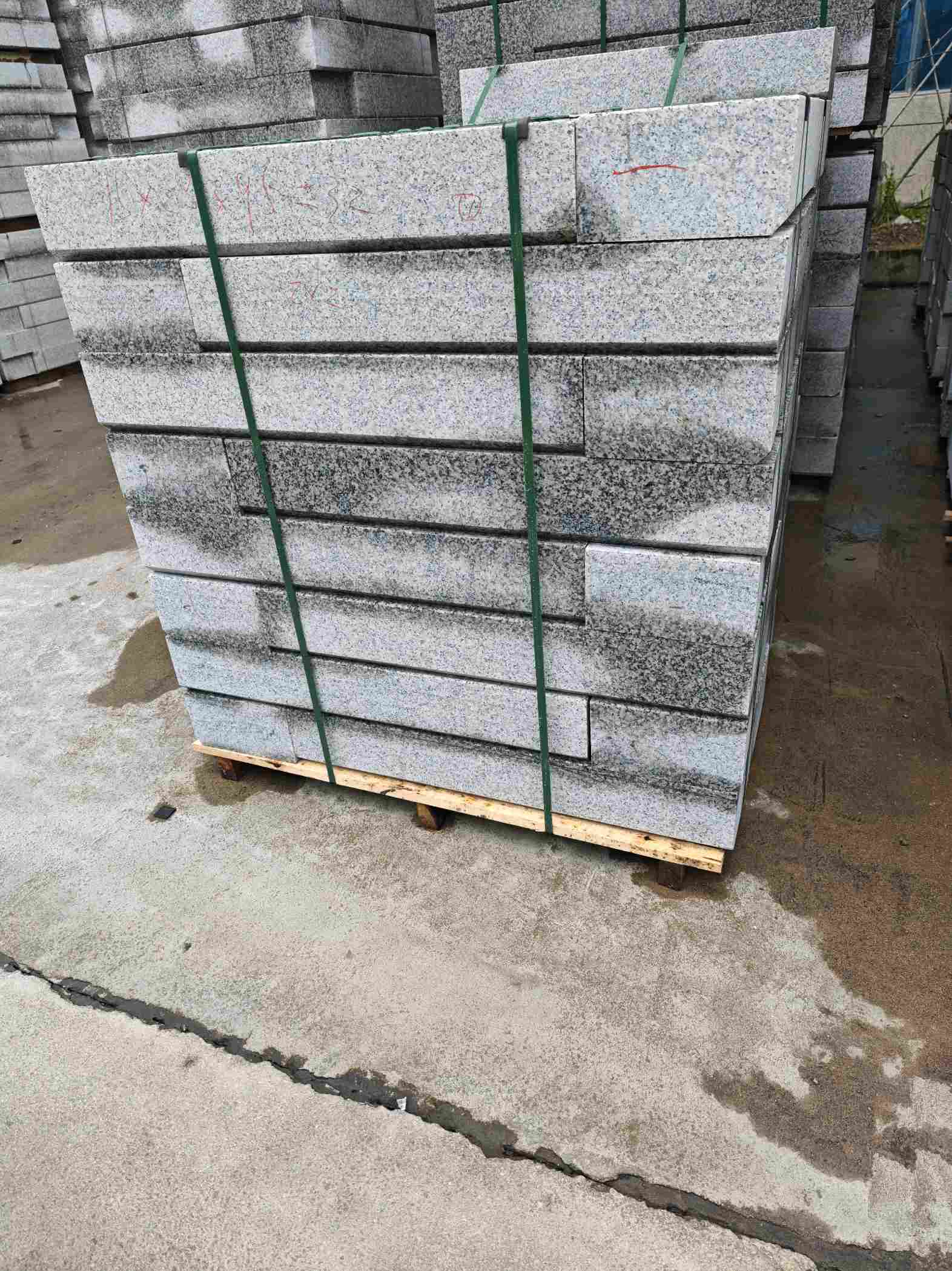 青海芙蓉白路牙石，马路牙子