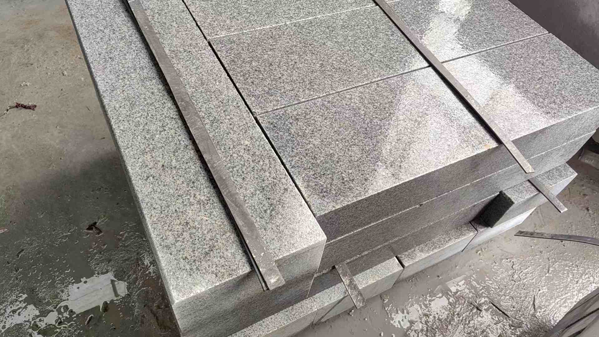 青海芝麻灰 芝麻白 路牙石 路侧石 马路牙子