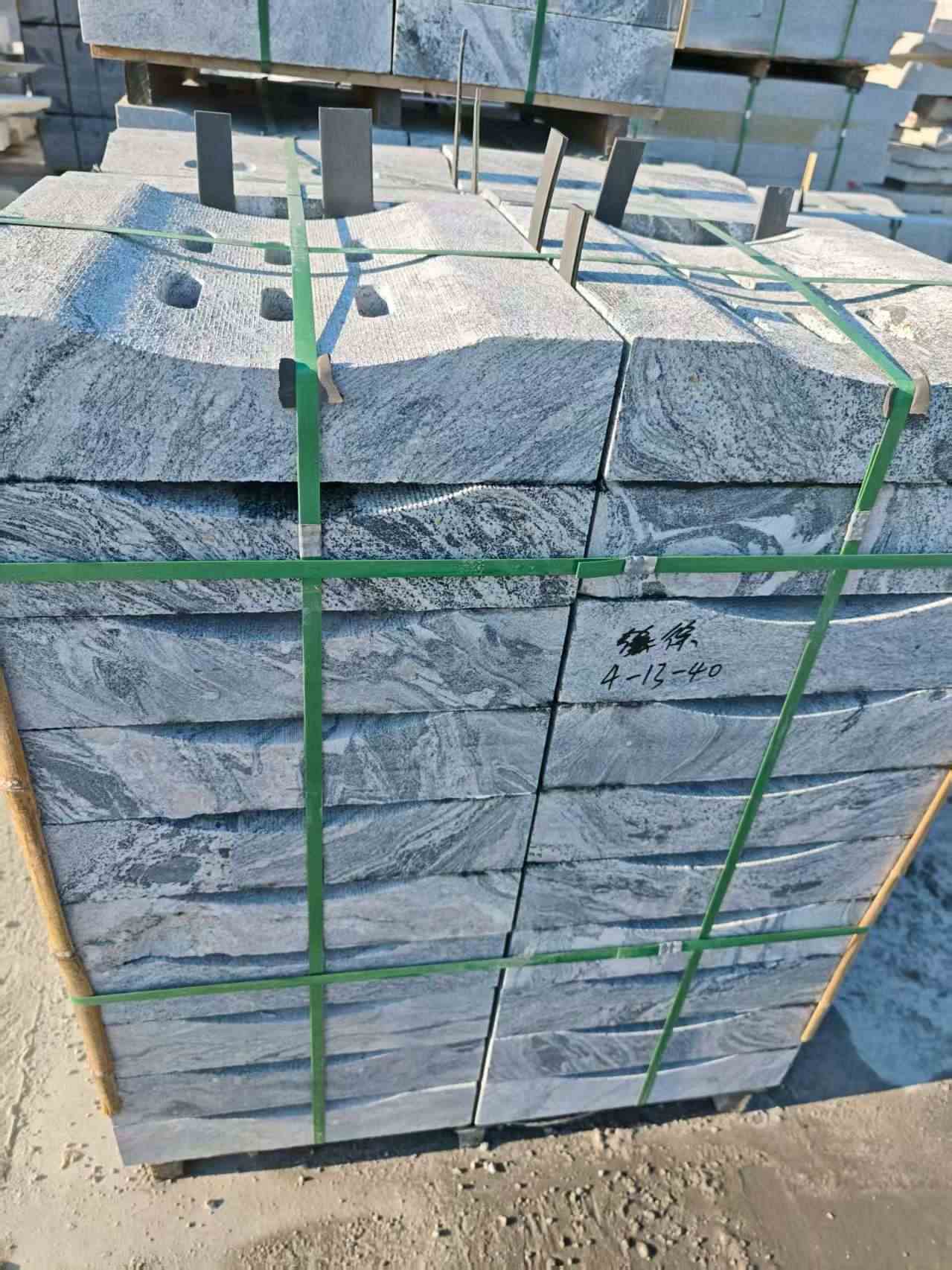 青海浪淘沙水沟盖板